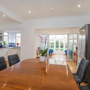 https://city-apartments-56-sycamore-terrace.yorkshirehotels.net