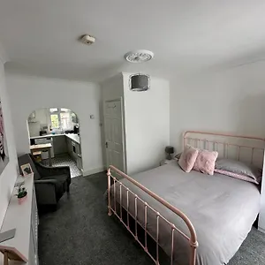 https://chic-cosy-studio-apartment.bournemouth-hotels.org